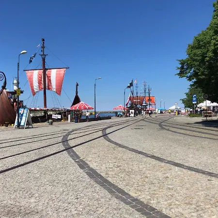 Port Towarowa 17 شقة